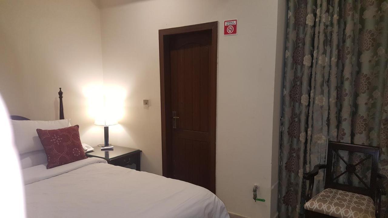 Zaib Guest House E-11 İslamabad Dış mekan fotoğraf